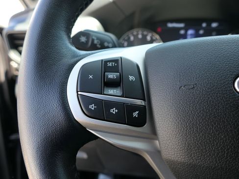 Used 2021 Ford Explorer XLT RWD image 18