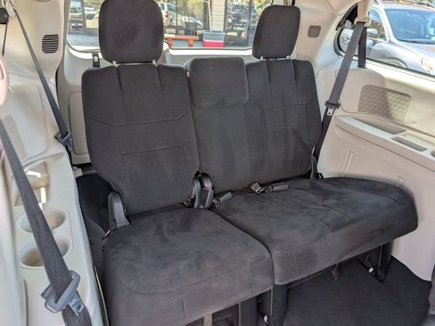 Used 2011 Chrysler Town & Country Touring FWD image 6