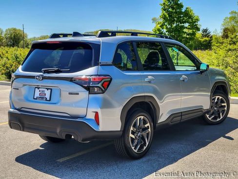 Certified 2025 Subaru Forester Premium AWD/4WD image 7