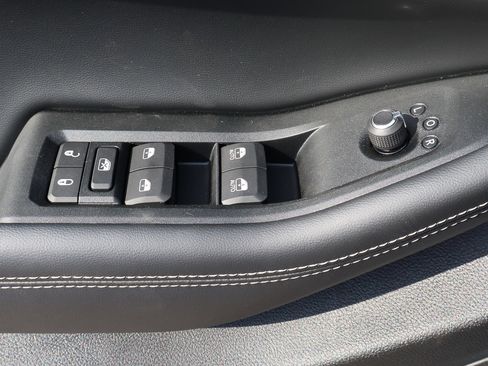 New 2025 Jeep Grand Cherokee Laredo X w/ Luxury Tech Group I image 10