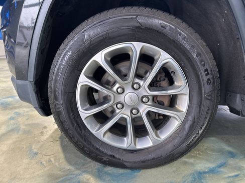 Used 2014 Jeep Grand Cherokee Limited image 32