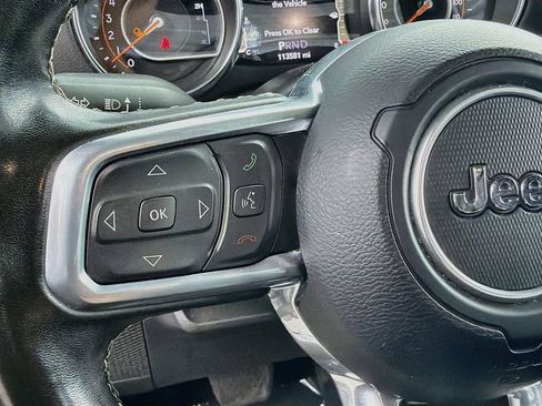 Used 2022 Jeep Gladiator Overland AWD/4WD image 33