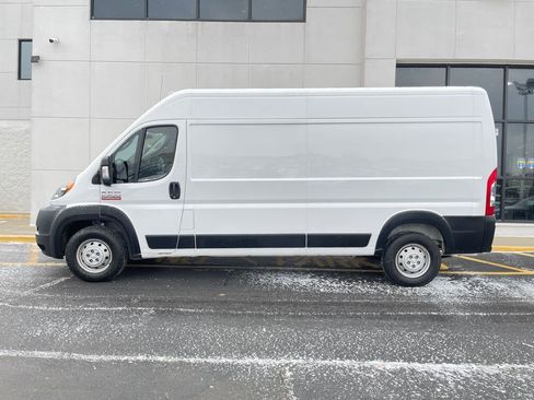 Used 2020 RAM ProMaster 2500 w/ Interior Convenience Group image 6