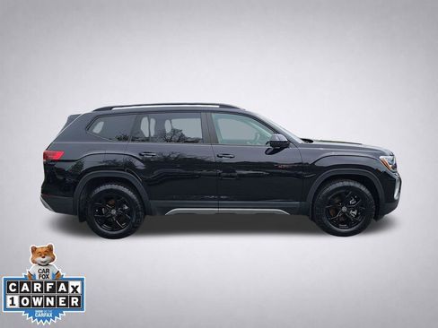 Used 2024 Volkswagen Atlas Peak Edition SEL AWD/4WD image 3