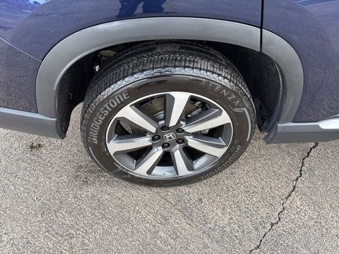 Used 2023 Honda Pilot Touring image 32