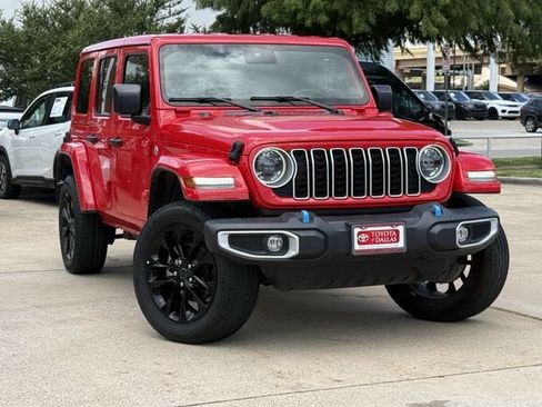Used 2024 Jeep Wrangler Unlimited Sahara AWD/4WD image 2