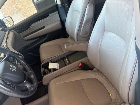 Used 2022 Honda Odyssey Elite image 8
