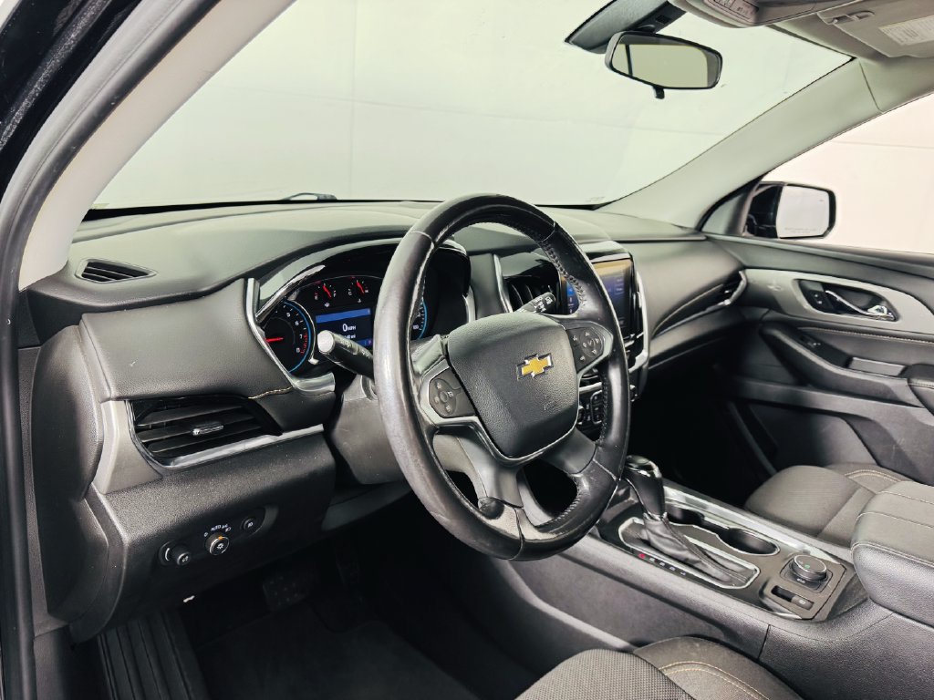 Used 2020 Chevrolet Traverse LT FWD image 12