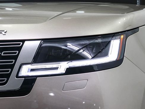 Used 2023 Land Rover Range Rover SE AWD/4WD image 7