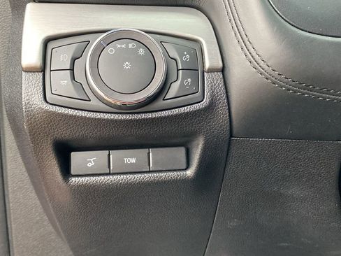 Used 2019 Ford Explorer Platinum image 30