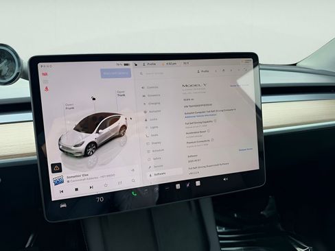 Used 2023 Tesla Model Y Long Range image 32