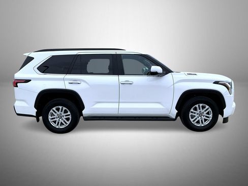 Used 2025 Toyota Sequoia SR5 AWD/4WD image 4
