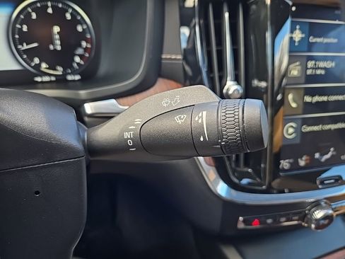 Used 2020 Volvo S60 T6 Inscription image 17