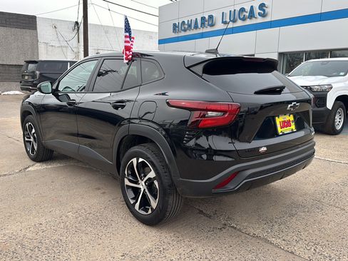 Used 2024 Chevrolet Trax RS image 7