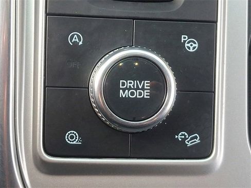 Used 2020 Ford Explorer Platinum w/ Premium Technology Package image 26