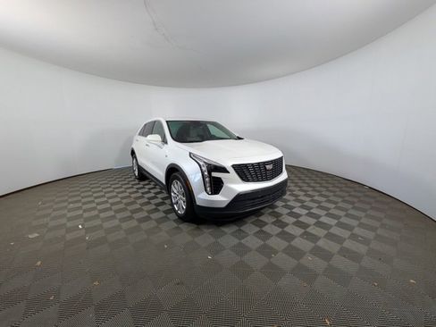 Certified 2023 Cadillac XT4 Luxury w/ Cold Weather Package image 27