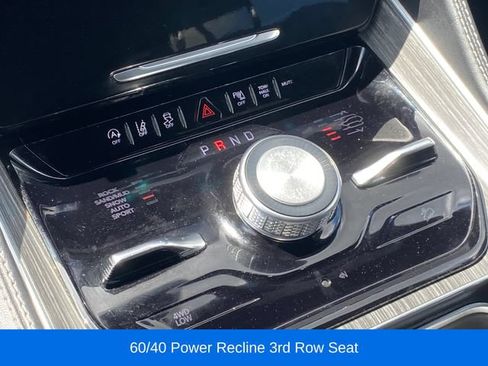 Used 2023 Jeep Wagoneer Series III w/ Preferred Equipment Group AWD/4WD image 13