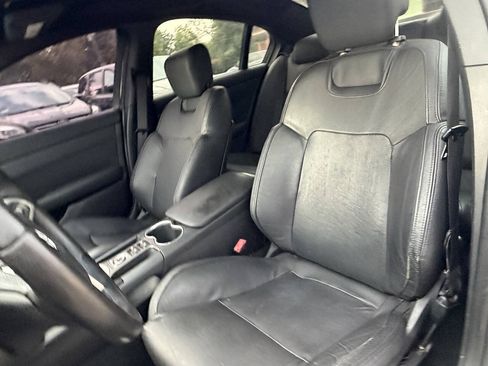 Used 2009 Pontiac G8 w/ Premium Package RWD image 28
