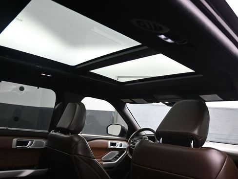 Used 2022 Ford Explorer King Ranch w/ Class IV Trailer Tow Package image 23