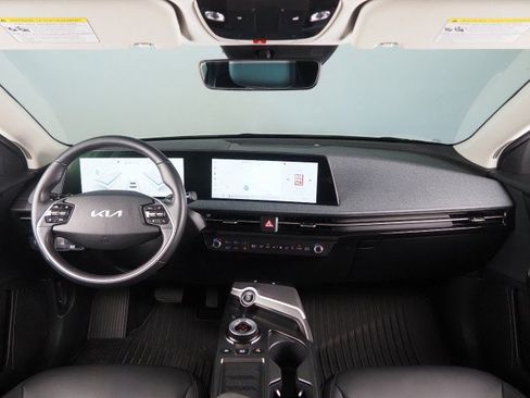 Used 2024 Kia EV6 Light RWD image 3