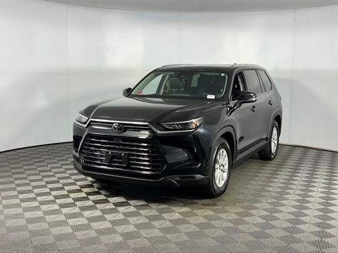 Used 2025 Toyota Grand Highlander AWD image 3