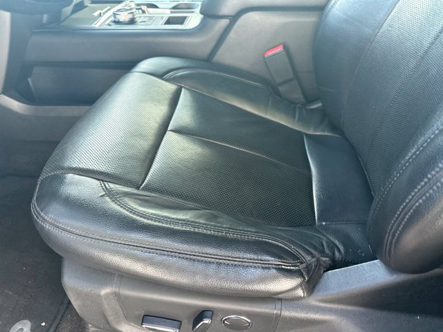 Used 2018 Ford Expedition XLT w/ Equipment Group 202A RWD image 15