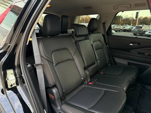 Certified 2024 Nissan Pathfinder SL AWD/4WD image 31