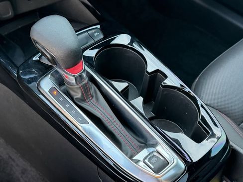 Used 2024 Chevrolet Trax RS w/ Sunroof Package image 25