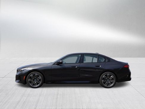 New 2027 BMW 530i xDrive w/ M Sport Package AWD/4WD image 4
