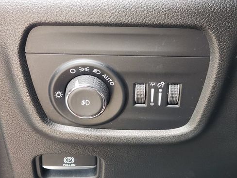 Used 2021 Jeep Grand Cherokee L Limited AWD/4WD image 21