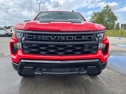 Used 2024 Chevrolet Silverado 1500 Custom Trail Boss w/ Dark Appearance Package image 8