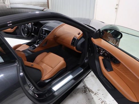 Used 2023 Jaguar F-TYPE R AWD/4WD image 12