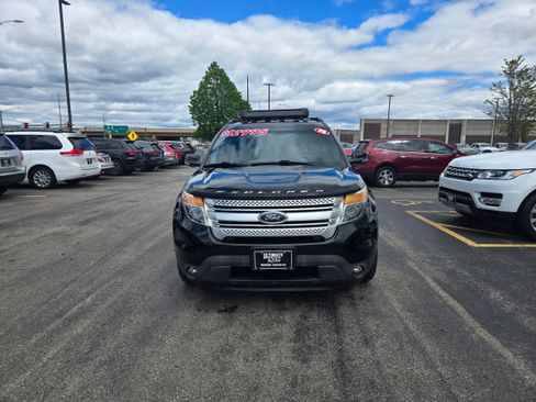 Used 2015 Ford Explorer XLT w/ Equipment Group 202B AWD/4WD image 2