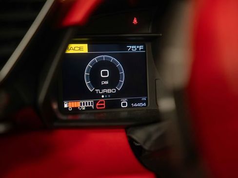 Used 2018 Ferrari 488 Spider RWD image 21