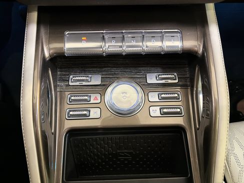 Used 2024 Lincoln Nautilus Black Label AWD/4WD image 19