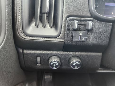 Used 2020 GMC Canyon SLT w/ Driver Alert Package image 17