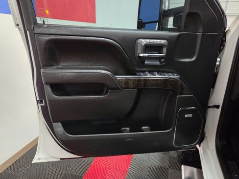 Used 2016 GMC Sierra 3500 Denali w/ Duramax Plus Package image 34