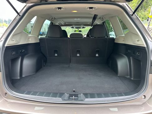 Used 2022 Subaru Forester Premium AWD/4WD image 30