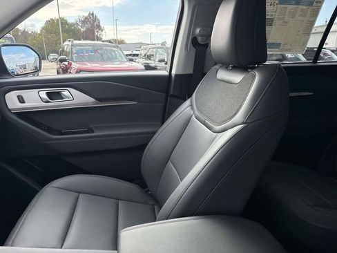 New 2026 Ford Explorer Active w/ Active Comfort Package image 17