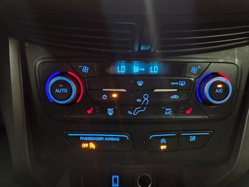 Used 2018 Ford Escape SE FWD image 26