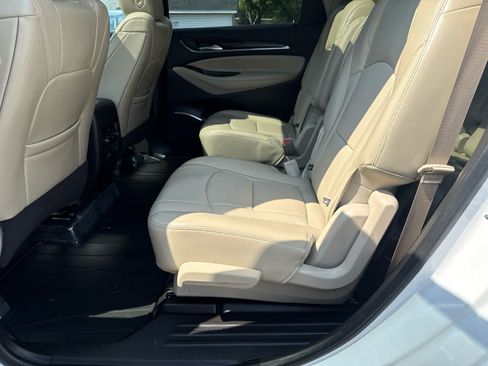 Used 2018 Buick Enclave Premium w/ Experience Buick Package FWD image 13