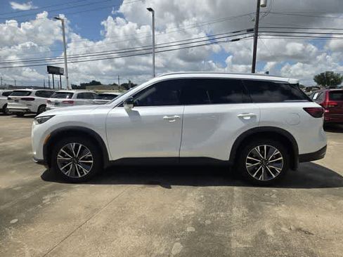 Certified 2027 INFINITI QX60 Luxe w/ Cargo Package FWD image 3