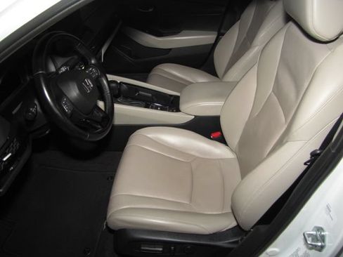 Certified 2025 Honda Accord EX-L image 9