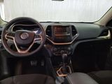 Used 2017 Jeep Cherokee Latitude w/ Safety/Convenience Group image 4