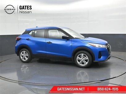 New 2025 Nissan Kicks Play S