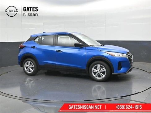 New 2025 Nissan Kicks Play S image 1
