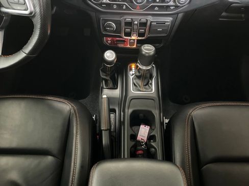 Used 2023 Jeep Gladiator Mojave w/ Cold Weather Group AWD/4WD image 10