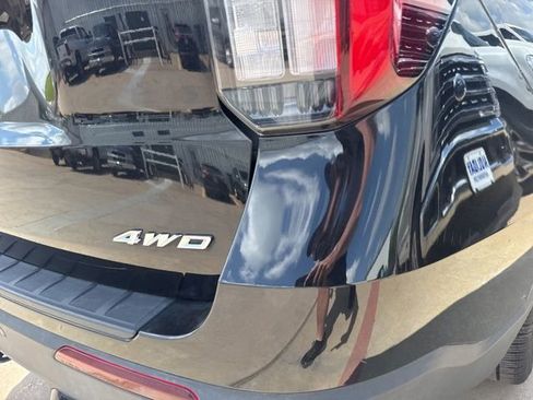 Used 2025 Ford Explorer ST-Line w/ ST-Line Street Pack image 13