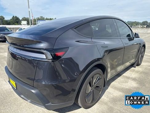 Used 2026 Tesla Model Y 2WD image 7