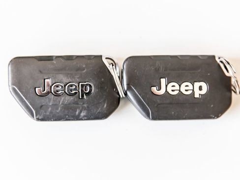 Used 2022 Jeep Gladiator Sport AWD/4WD image 37